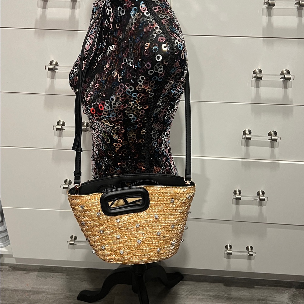 Rhinestone Embellished Mini Straw-Woven Bucket Basket Clutch/Crossbody Bag
